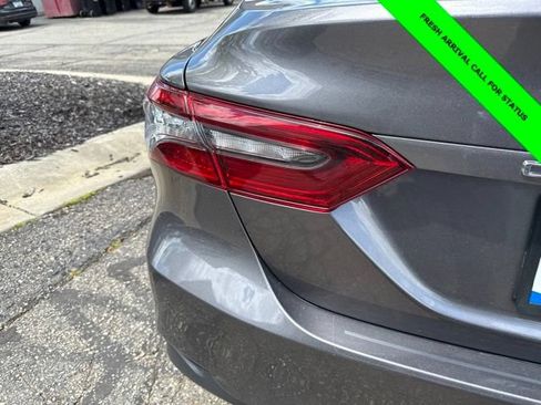 Used 2022 Toyota Camry XLE FWD image 7