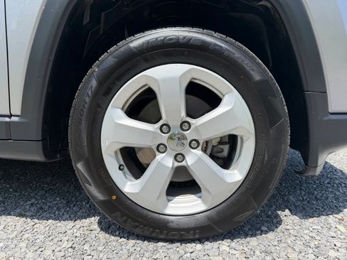 Used 2019 Jeep Compass Latitude w/ Popular Equipment Group AWD/4WD image 52