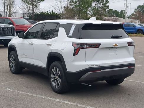 New 2026 Chevrolet Equinox LT w/ LPO, Floor Liner Package image 9