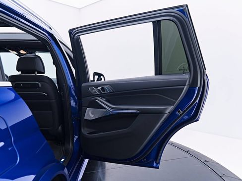 Used 2025 BMW ALPINA XB7 AWD/4WD image 35