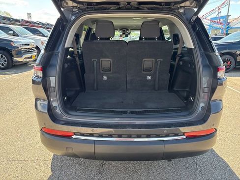 Used 2021 Jeep Grand Cherokee L Laredo w/ Luxury Tech Group I AWD/4WD image 22
