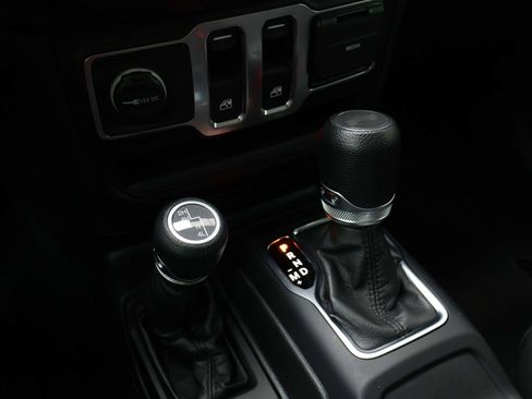 Used 2023 Jeep Wrangler Sport S image 13