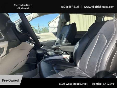 Used 2024 Chrysler Pacifica Touring-L FWD image 14