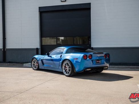 Used 2009 Chevrolet Corvette Z06 w/ Preferred Equipment Group RWD image 17