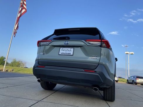 Used 2022 Toyota RAV4 XLE Premium image 57