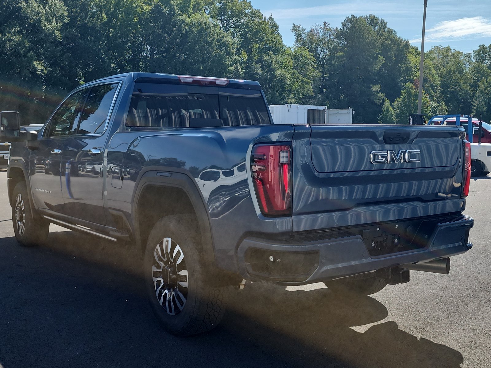 Used 2024 GMC Sierra 2500 Denali Ultimate w/ Max Trailering Package AWD/4WD image 3