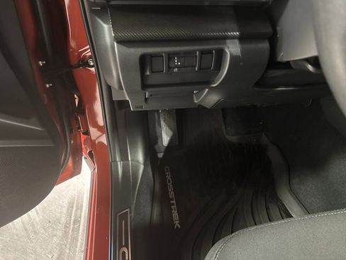 Used 2025 Subaru Crosstrek 2.0i Premium image 15