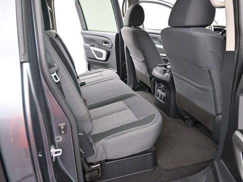 Used 2024 Nissan Titan SV w/ SV Convenience Package image 9