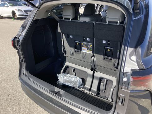 Certified 2025 Toyota Sienna XLE image 22