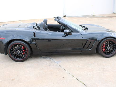 Used 2012 Chevrolet Corvette Grand Sport w/ 4LT Preferred Equipment Group RWD image 4