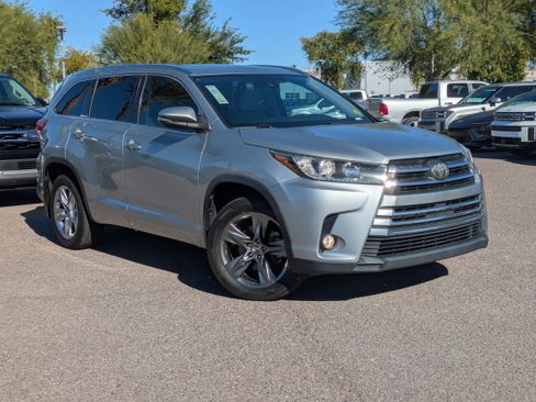 Used 2017 Toyota Highlander Limited image 36