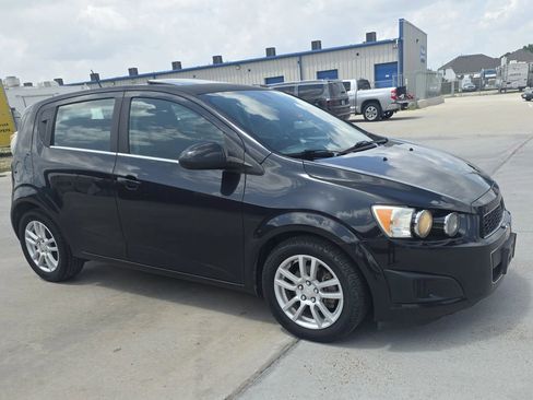 Used 2015 Chevrolet Sonic LT w/ Fun and Sun Package image 7