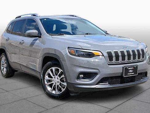Used 2021 Jeep Cherokee Latitude Plus image 3
