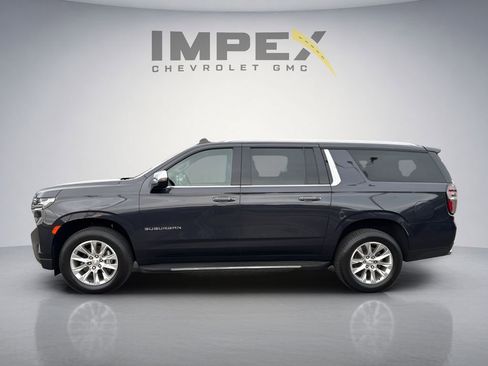 Used 2023 Chevrolet Suburban Premier AWD/4WD image 2
