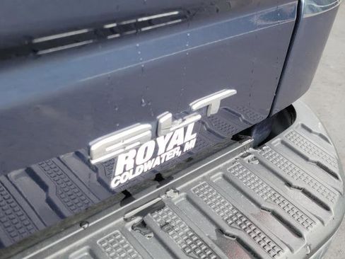 Certified 2022 GMC Sierra 1500 SLT w/ SLT Convenience Package image 10