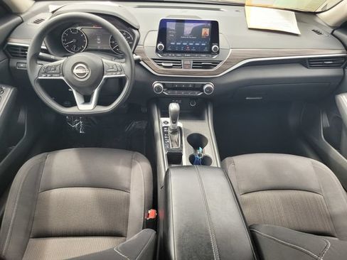 Certified 2025 Nissan Altima 2.5 SV FWD image 16