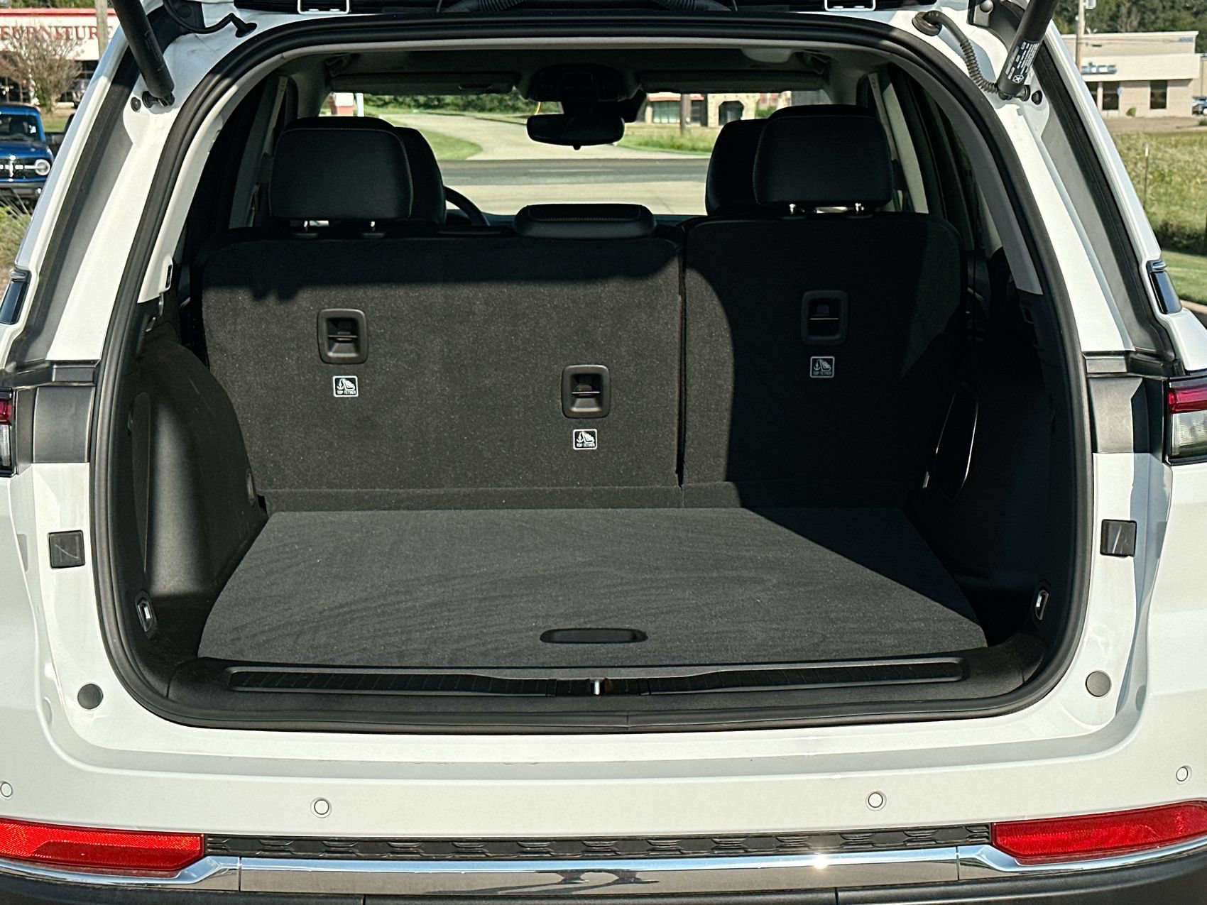 New 2023 Jeep Grand Cherokee 4WD 4xe image 23