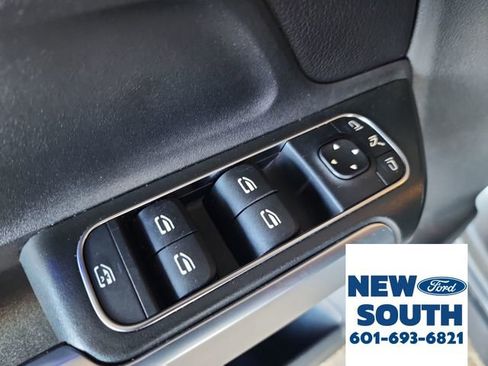 Used 2023 Mercedes-Benz GLB 250 4MATIC image 13