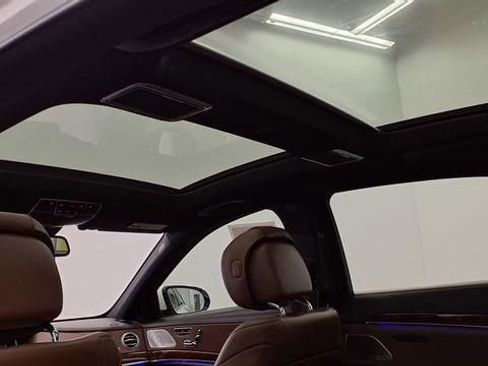Used 2017 Mercedes-Benz S 550 Sedan image 23