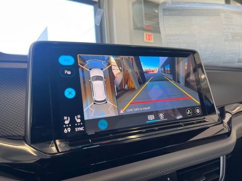 New 2025 Volkswagen Atlas Cross Sport SEL Premium R-Line image 9