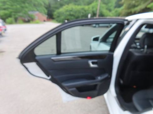 Used 2014 Mercedes-Benz E 350 Sedan image 12