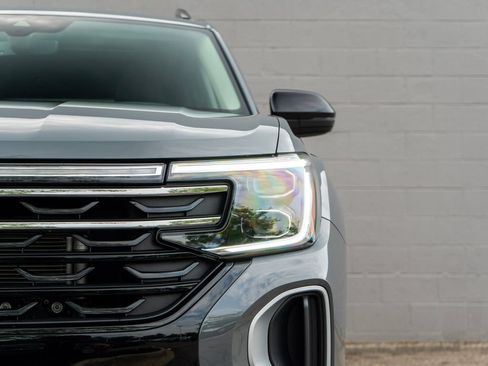 Certified 2026 Volkswagen Atlas Peak Edition AWD/4WD image 10
