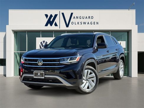Used 2022 Volkswagen Atlas Cross Sport SE w/ Panoramic Sunroof Package image 1