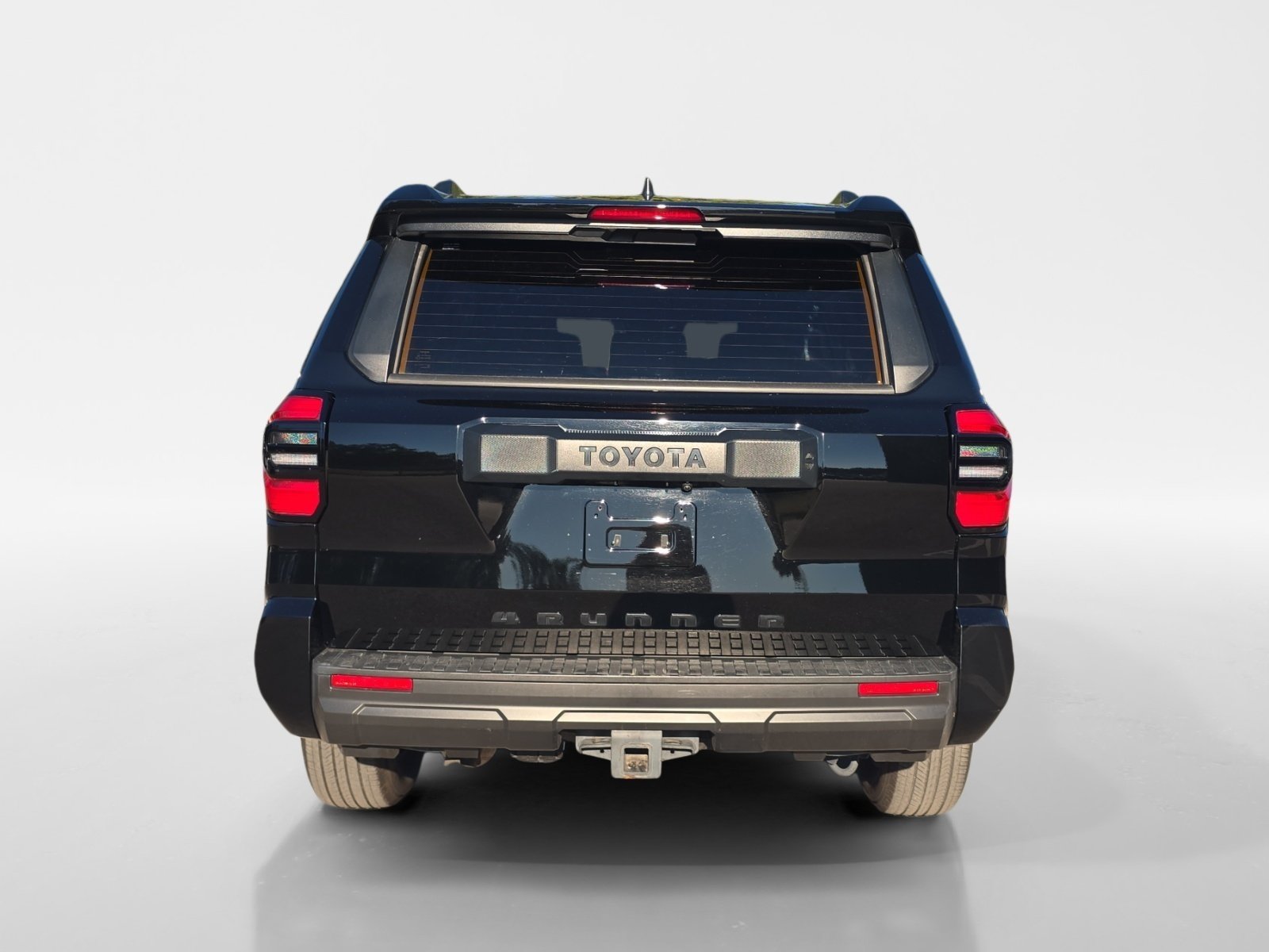 Used 2025 Toyota 4Runner SR5 AWD/4WD image 4