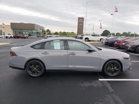 Used 2025 Honda Accord SE image 4