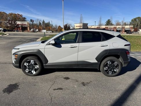 Used 2024 Hyundai Kona SEL image 4