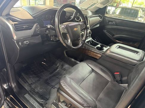 Used 2019 Chevrolet Suburban LT RWD image 19