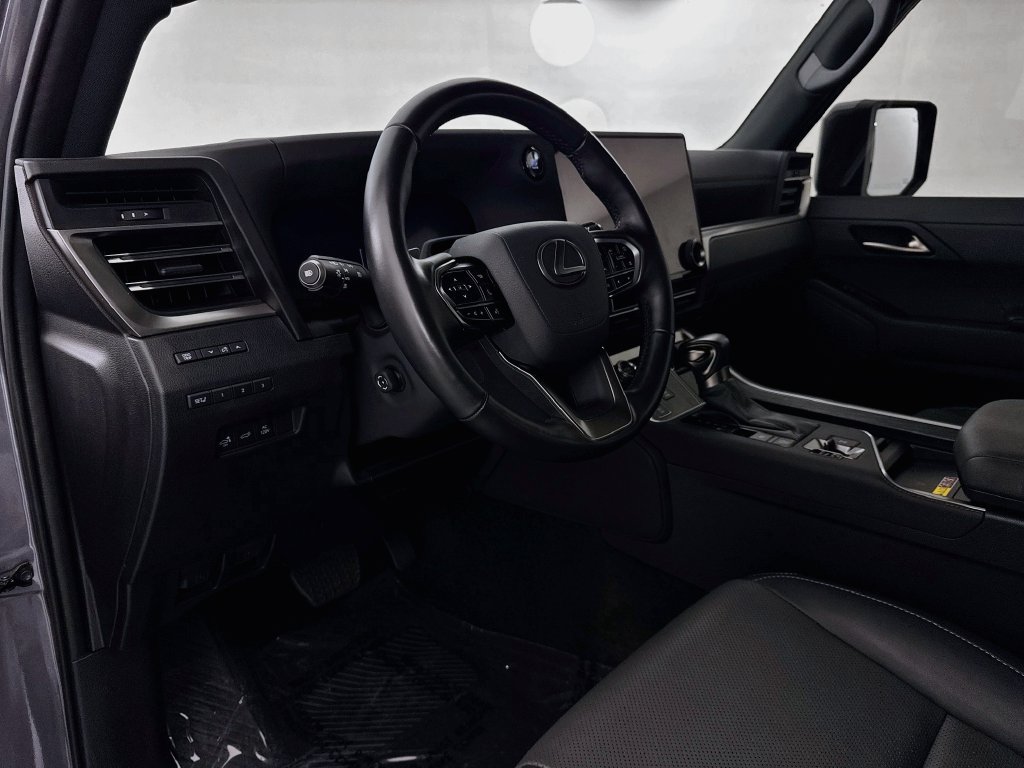 Used 2025 Lexus GX 550 w/ Cold Area Package AWD/4WD image 9
