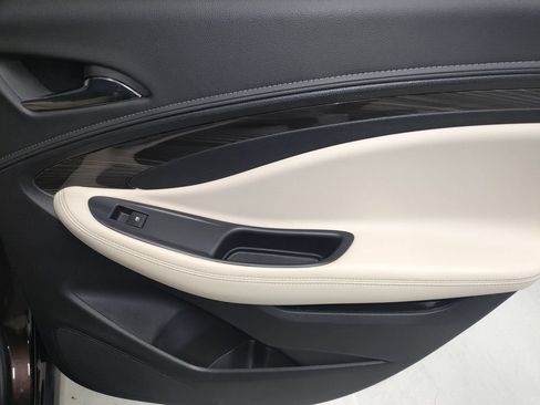 Used 2020 Buick Envision Essence w/ Experience Buick Package FWD image 13