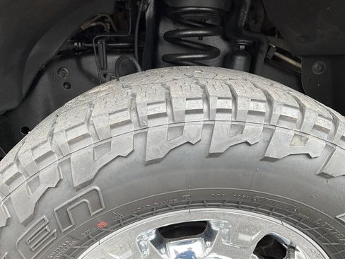 Used 2015 Ford F250 XLT w/ XLT Premium Package AWD/4WD image 33