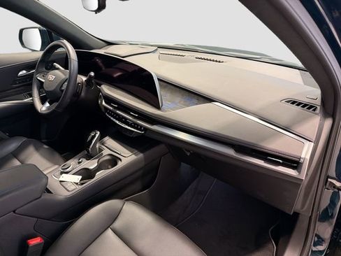 Certified 2025 Cadillac XT4 Sport w/ Technology Package image 26