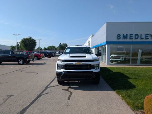 Used 2024 Chevrolet Silverado 2500 Custom w/ Snow Plow Prep/Camper Package AWD/4WD image 19