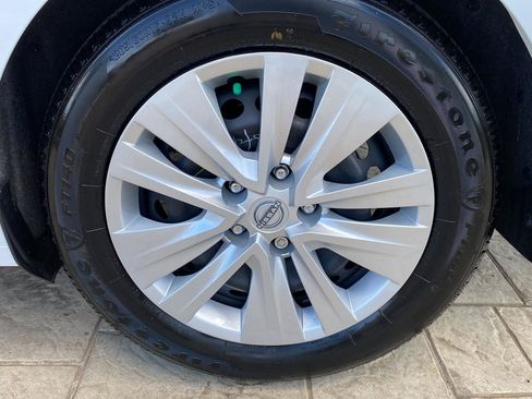 Certified 2025 Nissan Sentra S FWD image 10