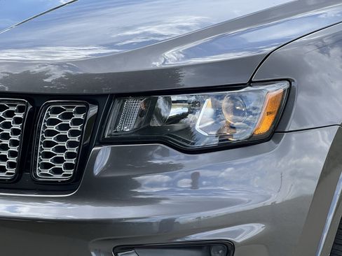 Used 2019 Jeep Grand Cherokee Altitude RWD image 7