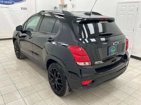 Certified 2022 Chevrolet Trax LT w/ Midnight Edition image 20