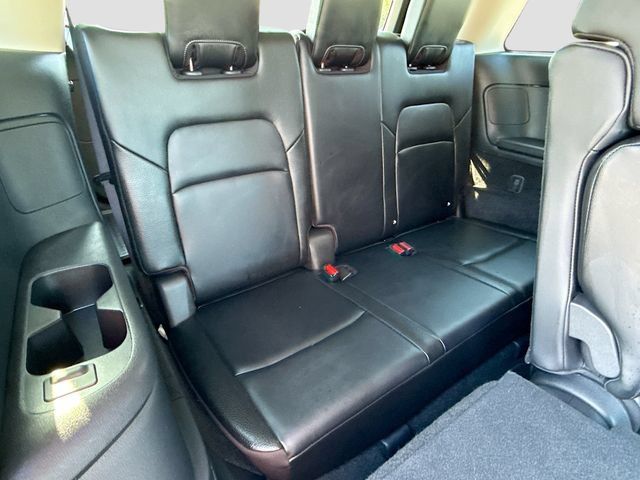 Used 2023 Nissan Pathfinder SL AWD/4WD image 27
