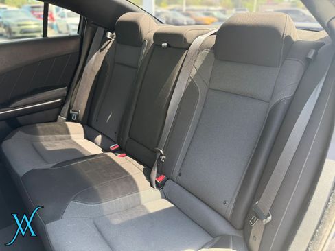 Used 2022 Dodge Charger SXT RWD image 15