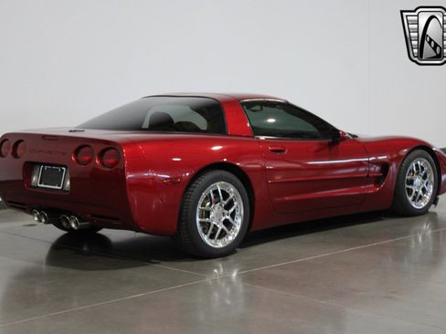 Used 2001 Chevrolet Corvette Coupe w/ Preferred Equipment Group2 image 17
