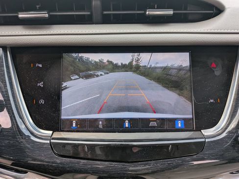 Used 2021 Cadillac XT6 Premium Luxury FWD image 19