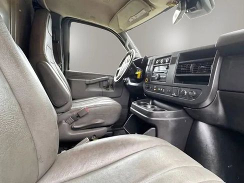 Used 2019 Chevrolet Express 2500 w/ Driver Convenience Package RWD image 9