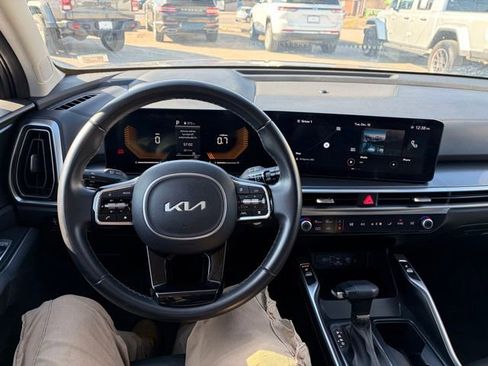 Used 2024 Kia Sorento S image 25