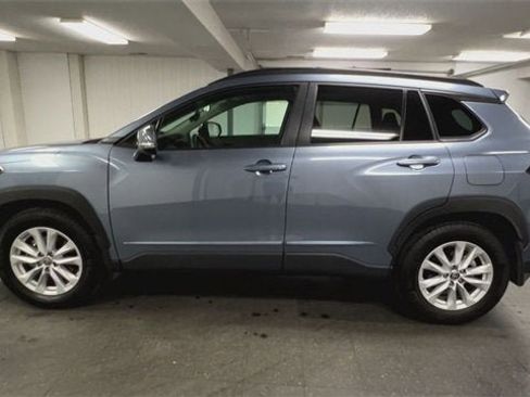 Used 2023 Toyota Corolla Cross LE image 5