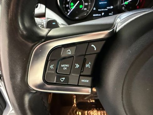 Used 2019 Jaguar E-PACE R-Dynamic SE image 37