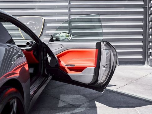 Used 2020 Ferrari GTC4Lusso V12 image 31