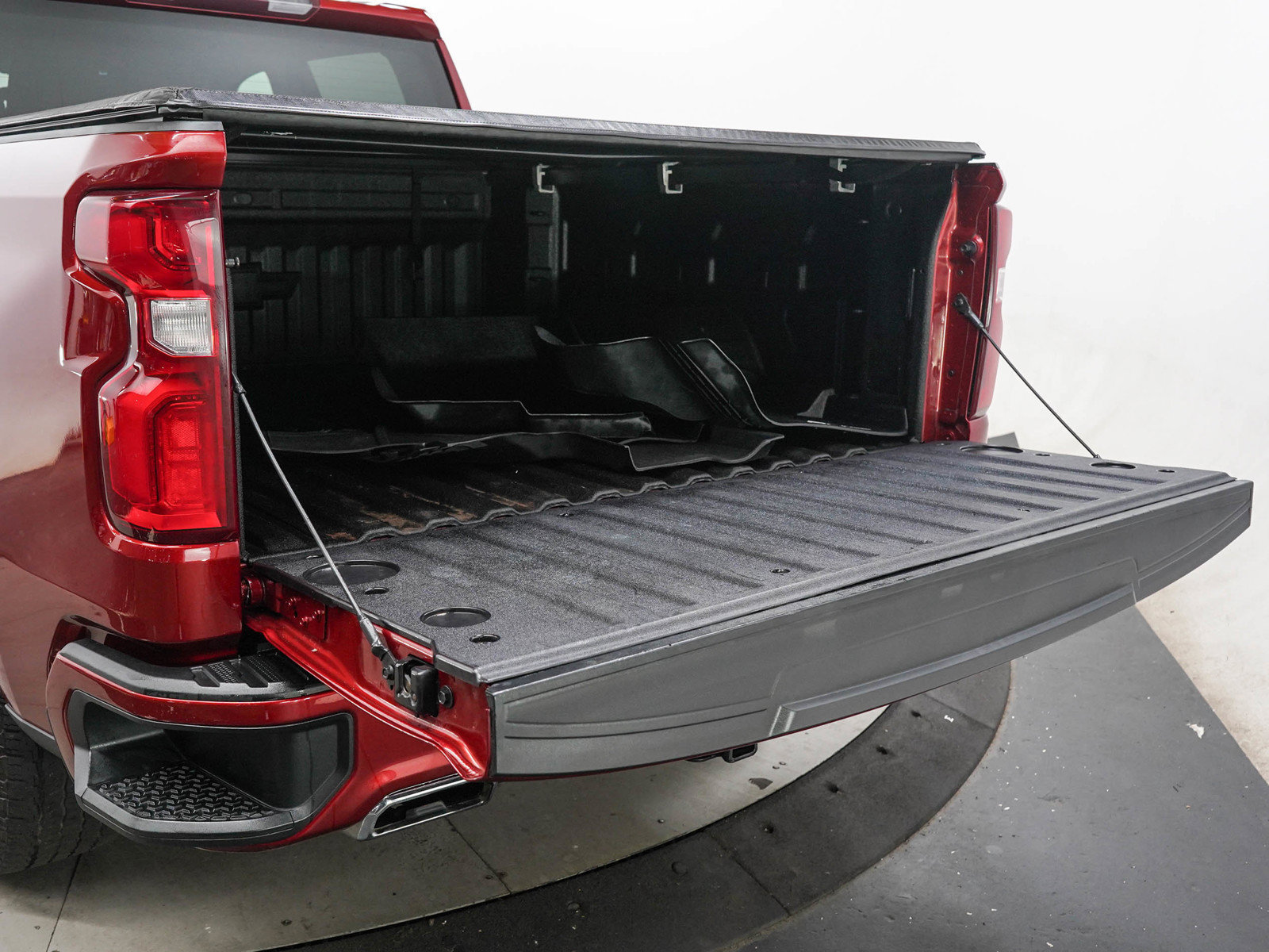 Used 2021 Chevrolet Silverado 1500 RST AWD/4WD image 9