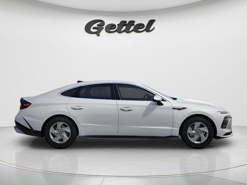 Used 2025 Hyundai Sonata SE FWD image 7